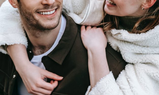 20 Signs On How To Know If Your Boyfriend Loves You